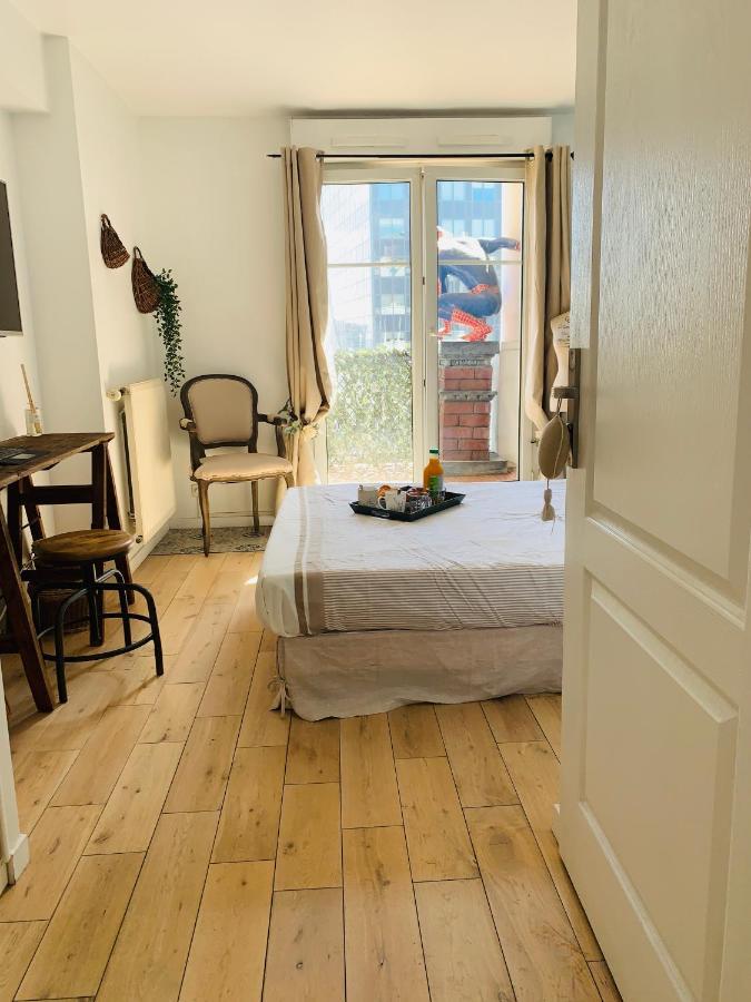 Bed And Breakfast Luxe La Defense U-Arena กูร์เบอวัวร์ ภายนอก รูปภาพ